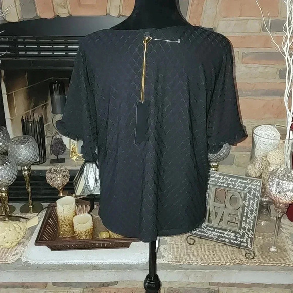 W5 Womens Top NWT - Picture 2 of 4